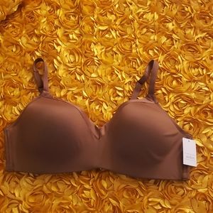 2 Auden 42D Bras